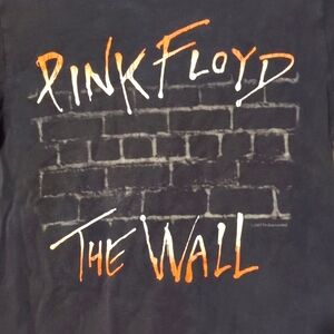 Pink Floyd The Wall graphic tee
